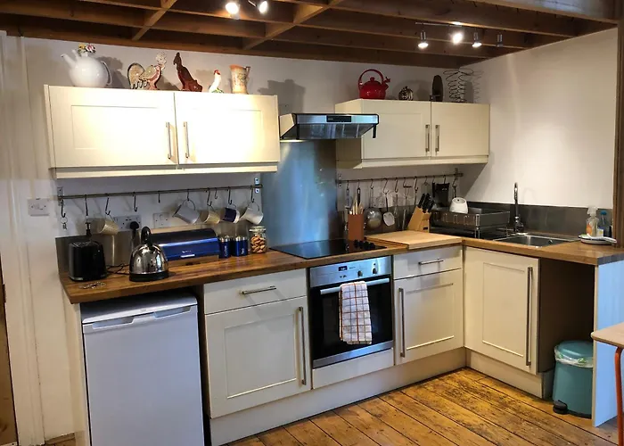 Artistic Spacious Flat In Central Brixton