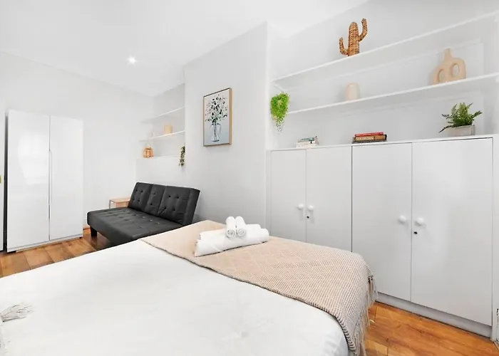 2 Bed Piccadilly Apartment 1