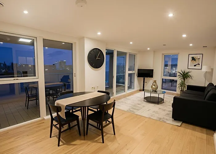 Waterfront- London Greenwich O2 Arena 2 Bed Flat