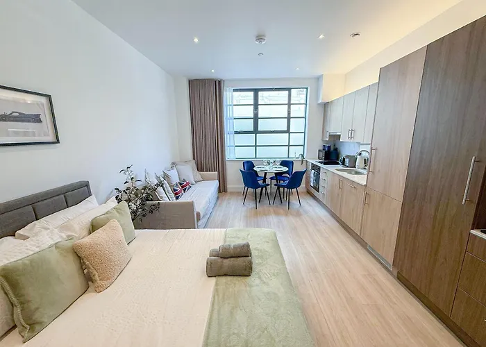 3-Bdr With Balcony And 7 Ac Studio Apartments In Marylebone Near Regents Park & Baker St By Staylio London
