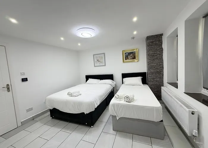 Nice Bell Street 2 Bedroom Flat A