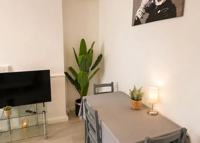 Stylish Vauxhall Apartment In Central London
