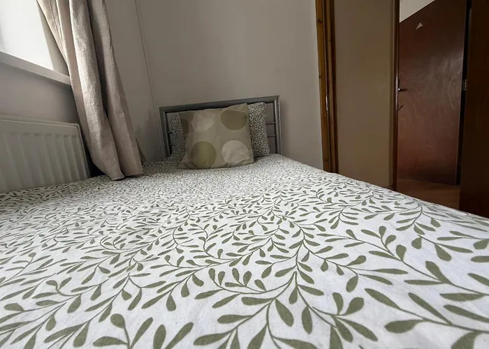 F3 Cosy Single Room