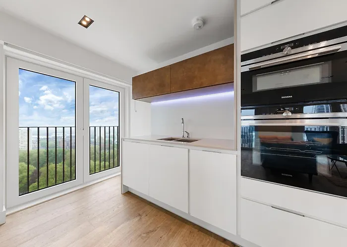 Central London Stay-Fabulous Ultra-Central London Luxury Designer Two Bedroom-Pool-Gym-Full Ac