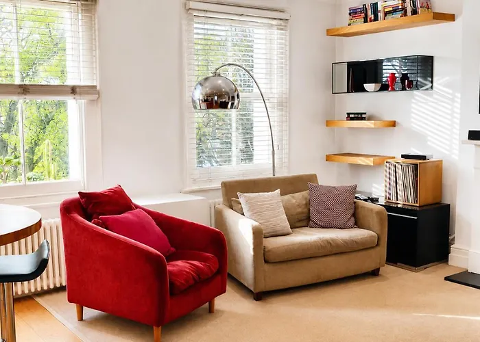 Sunny 2 Bedroom, 2 Bathroom With Rooftop In Central London