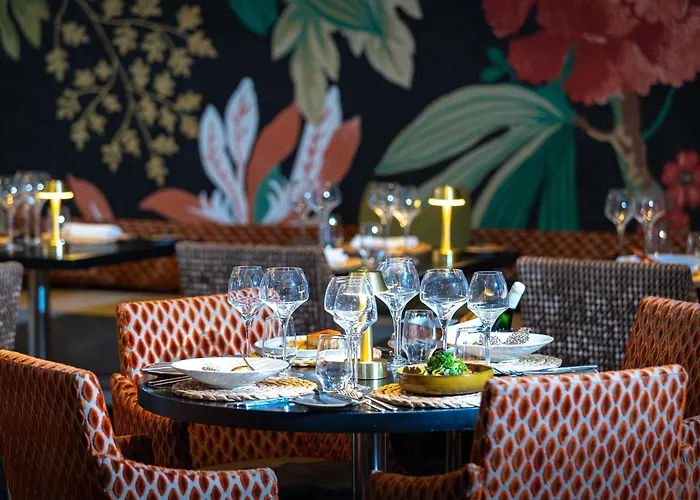 Novotel London West