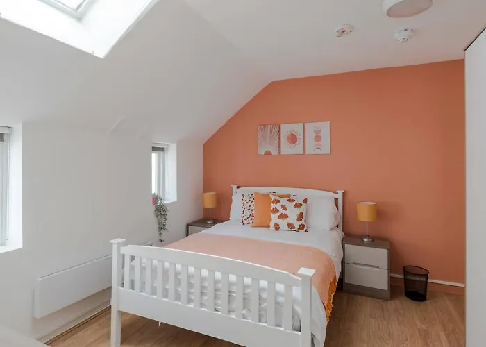 Quiet Mews 1-Bed - Fitzrovia - Sleeps 4