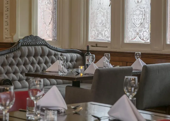 Crown London , Cricklewood North West London, Worldhotels Distinctive