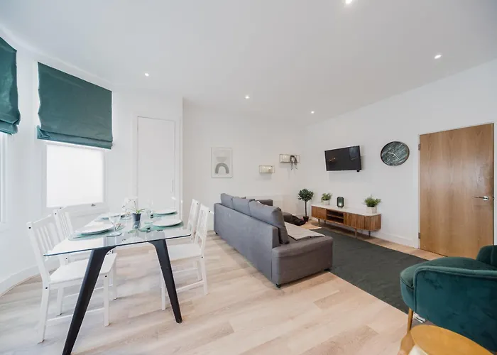 Stylish s - Kensington