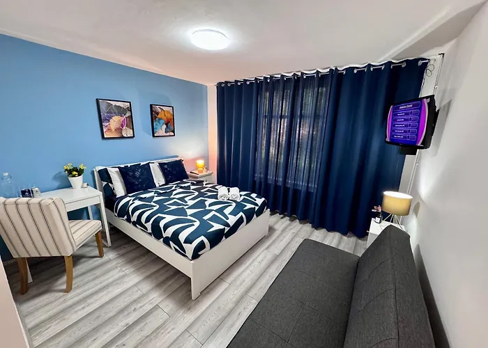 Tottenham Velvet Suites
