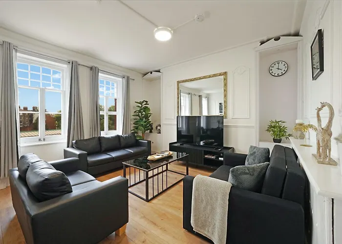 Comfortable Flat For 10 Near Paddington