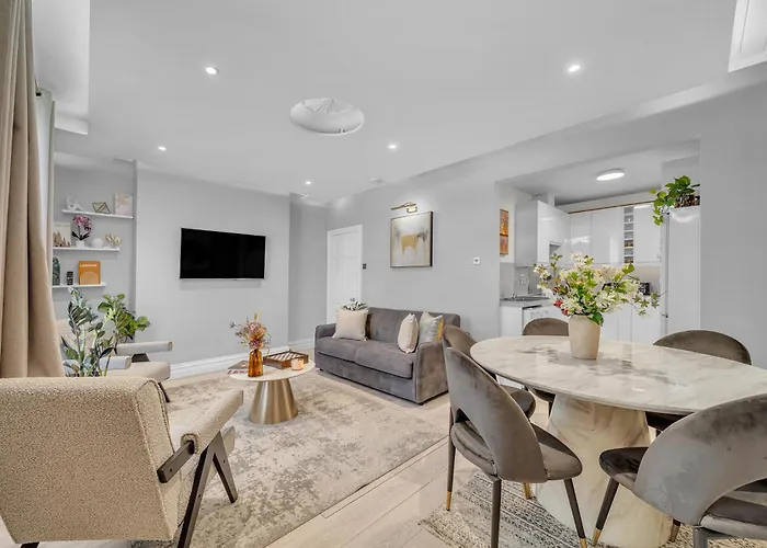 Spacious 2Br Chelsea Near Sloane Square-Sleeps 6