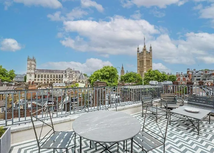 Westminster s By Dmontrio