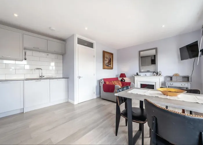 Stylish Flat B