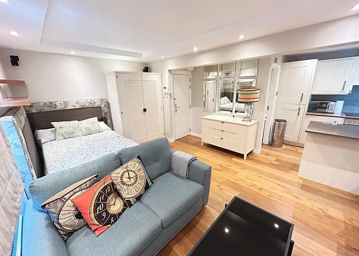 Charming Portobello Apartment