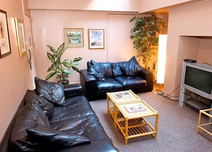 Curzon House Hotel