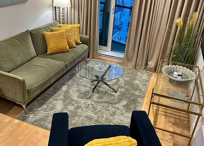 Fabulous 2 Bed Apartment In Vauxhall
