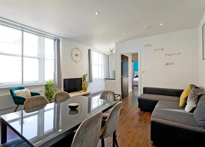 Imperial Middlesex Street Apartments