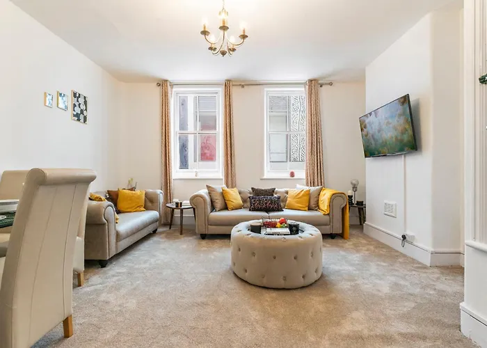 Mayfair Maisonette Chic Spacious 2-Bed - 33A