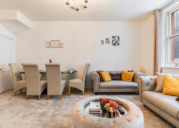 Mayfair Maisonette Chic Spacious 2-Bed - 33A