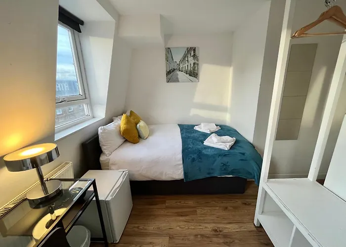 Modern Private Bedrooms In Euston 2
