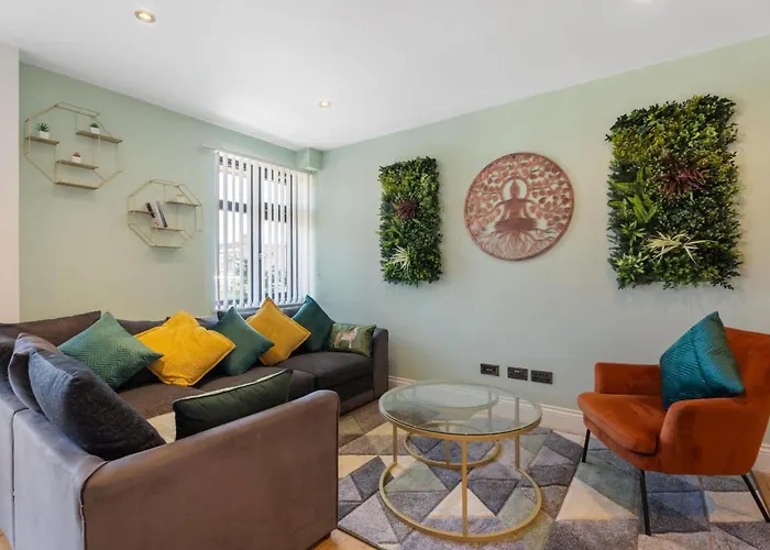 2 Bedroom, 2 Bathroom With Balcony In Hoxton, Zone 1, Sleeps 6