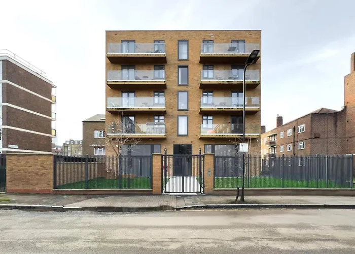 2 Bedroom, 2 Bathroom With Balcony In Hoxton, Zone 1, Sleeps 6
