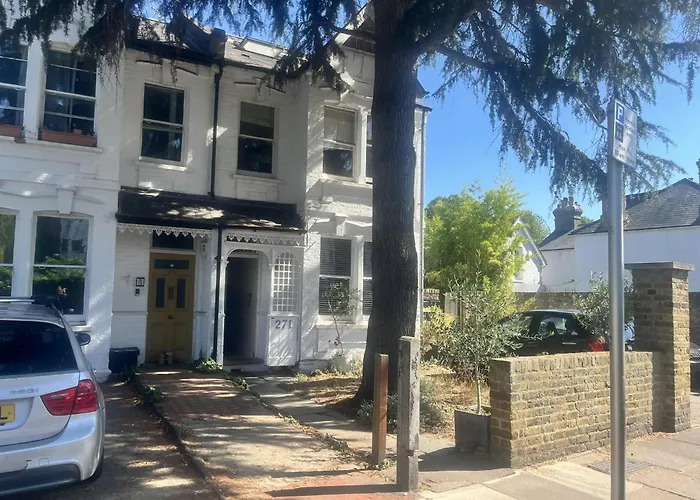 Kew Studios And Rooms