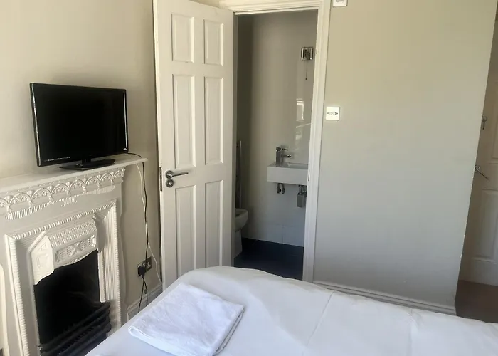 Kew Studios And Rooms