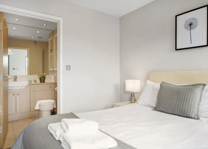2 Bed Executive Penthouse Near Liverpool Street Free Wifi By City Stay Aparts London