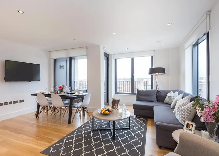 Portobello Apt With Floor-To-Ceiling Views