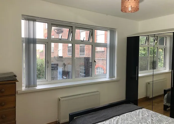 Luxurious Apartment "N22" London