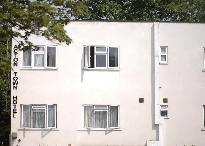 Acton Town Hotel London