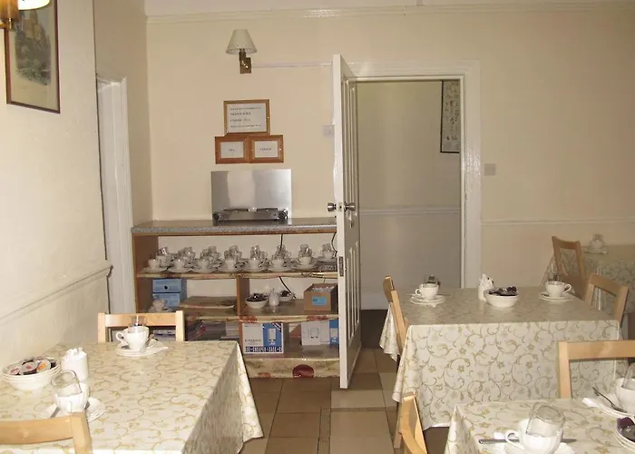 Chiswick Court Hotel - B&B London