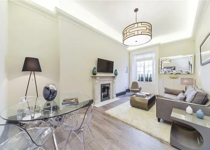 Beautiful 1 Bedroom Ovington Square