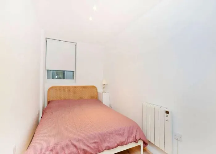 Midtown London Apartment