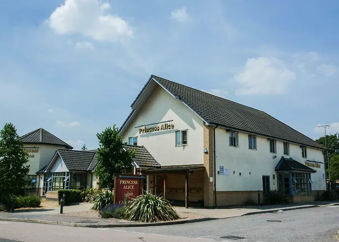 Riverside 2 Bed Apartment