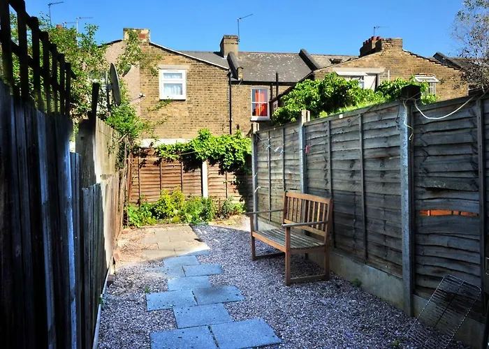 East End London Garden Flat Apartment