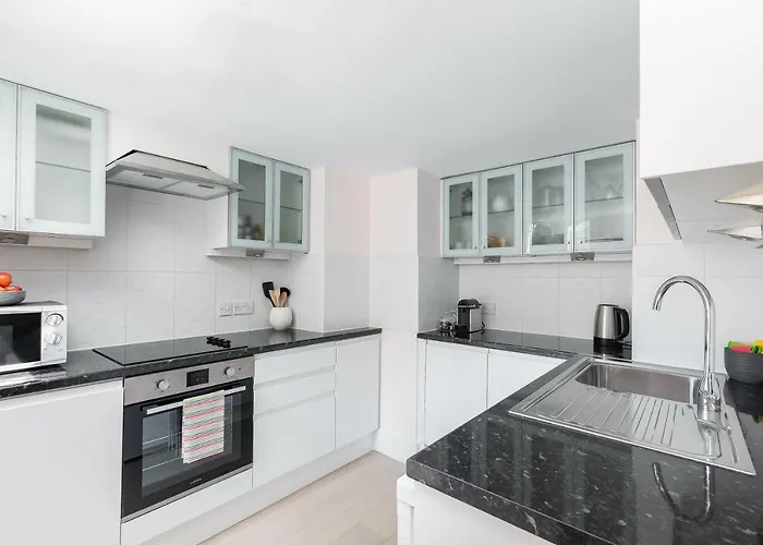 Apartment With Private Patio, And Park Across The Road (Adults Only)