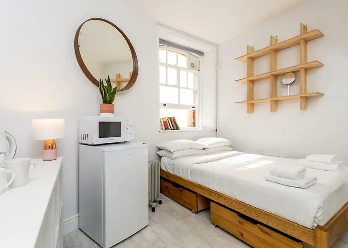 Beautiful Pied-A-Terre To Explore London