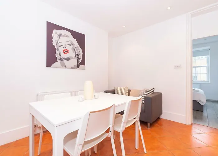 New 2 Bed Apartment In Covent Garden London