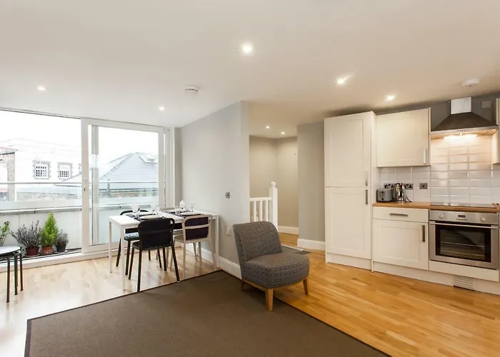 Trendy 2 Bedroom Apartment In Vibrant Shoreditch, Central London Zone 1 Free Wifi - Sleeps 4+2