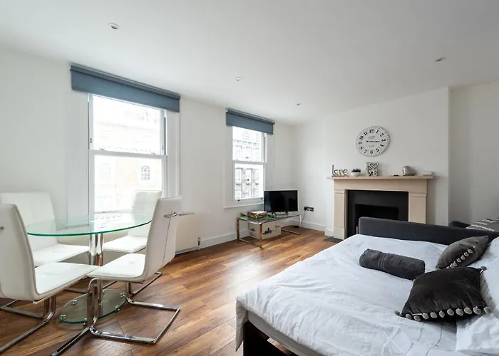 Gorgeous Apartment By Hyde Park