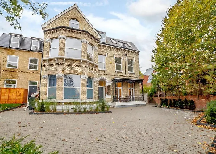 Modern And Light 2 Bed Flat In Sw2