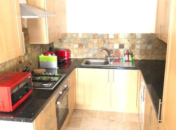 Greater London Holiday Let @ Hanwell Apartment
