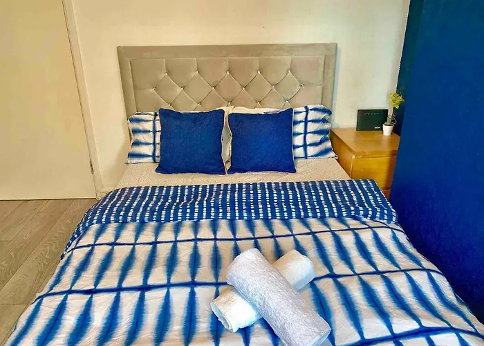 Isle Of Dogs Rooms